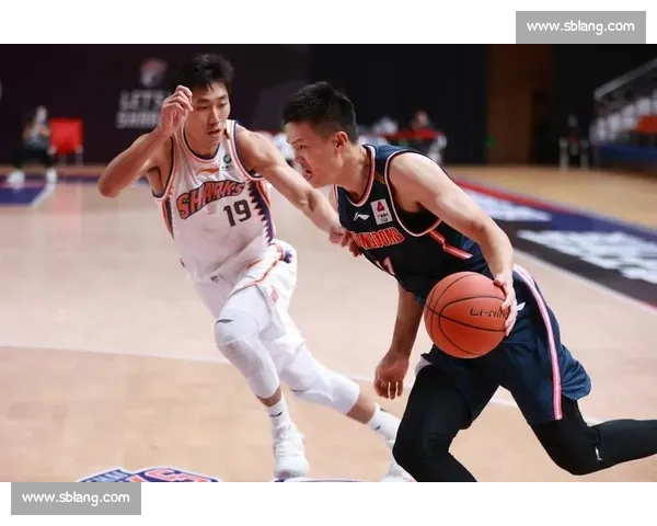 CBA最新战报：广东队逆转胜上海，周鹏复出助力球队取得关键胜利